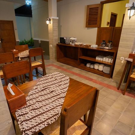 Yuwono Hotel & Villa Malioboro 日惹 外观 照片