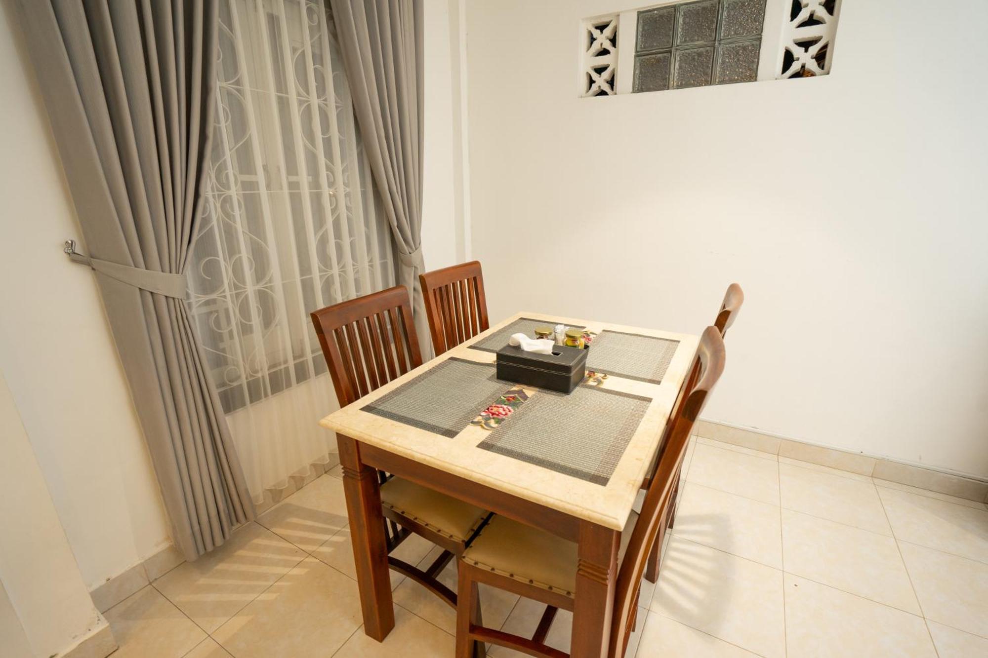 Yuwono Hotel & Villa Malioboro 日惹 外观 照片