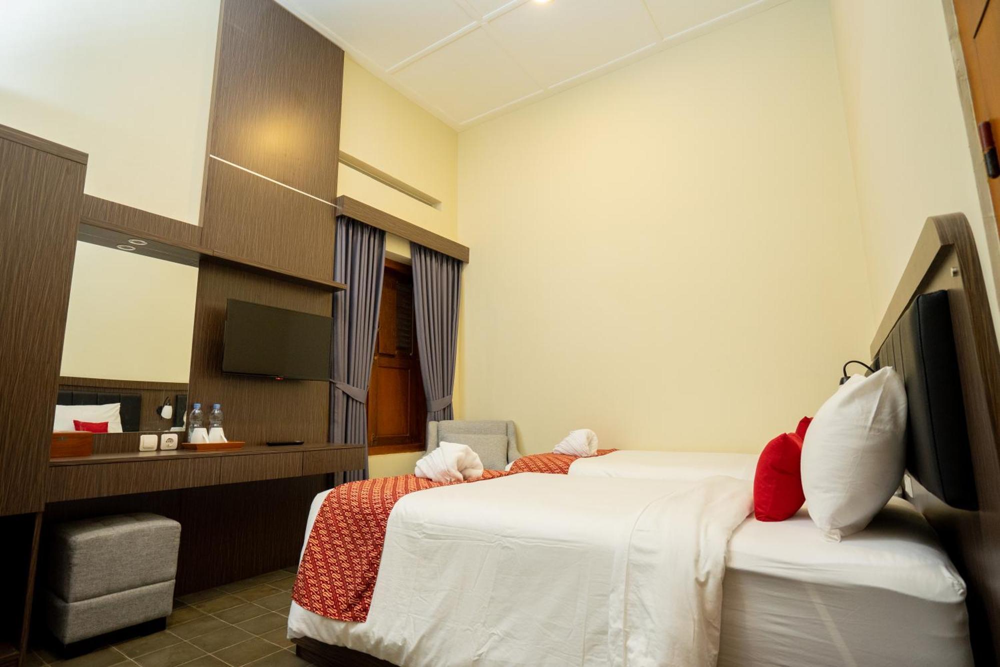 Yuwono Hotel & Villa Malioboro 日惹 外观 照片
