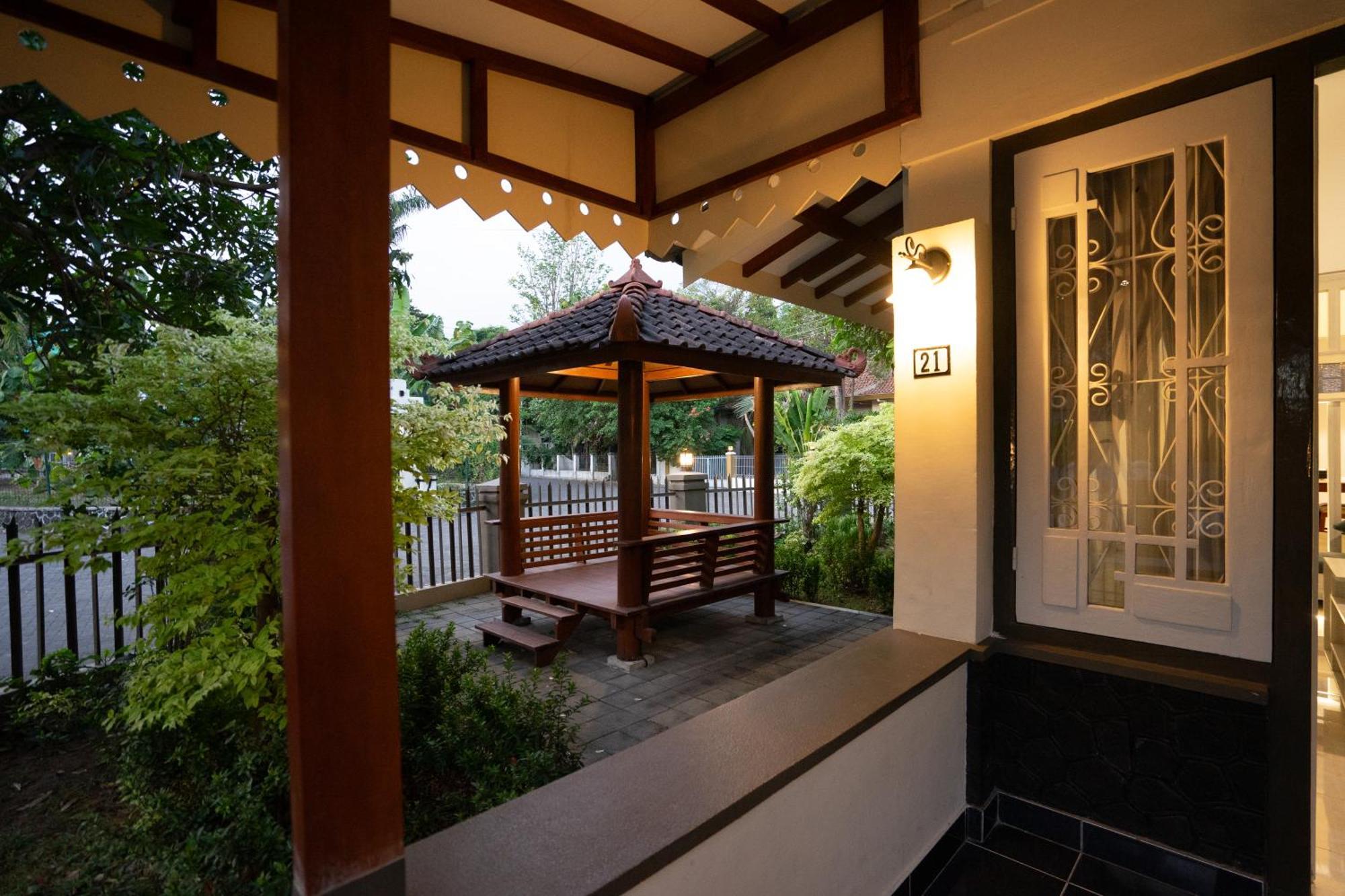 Yuwono Hotel & Villa Malioboro 日惹 外观 照片